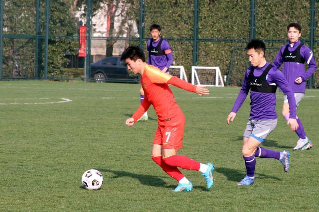 足球直播-为何国奥中超级锋线踢不过中超队？关键位置有烦恼