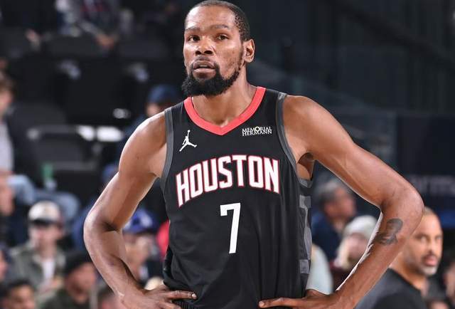 在线直播-申京找回高效打法，轰33+9+6 火箭1号位送14助攻 只差投篮成核心